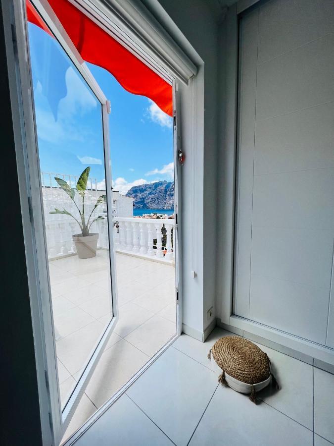 Luxury Penthouse With Breathtaking Views And Huge Private Terraces Daire Puerto de Santiago  Dış mekan fotoğraf