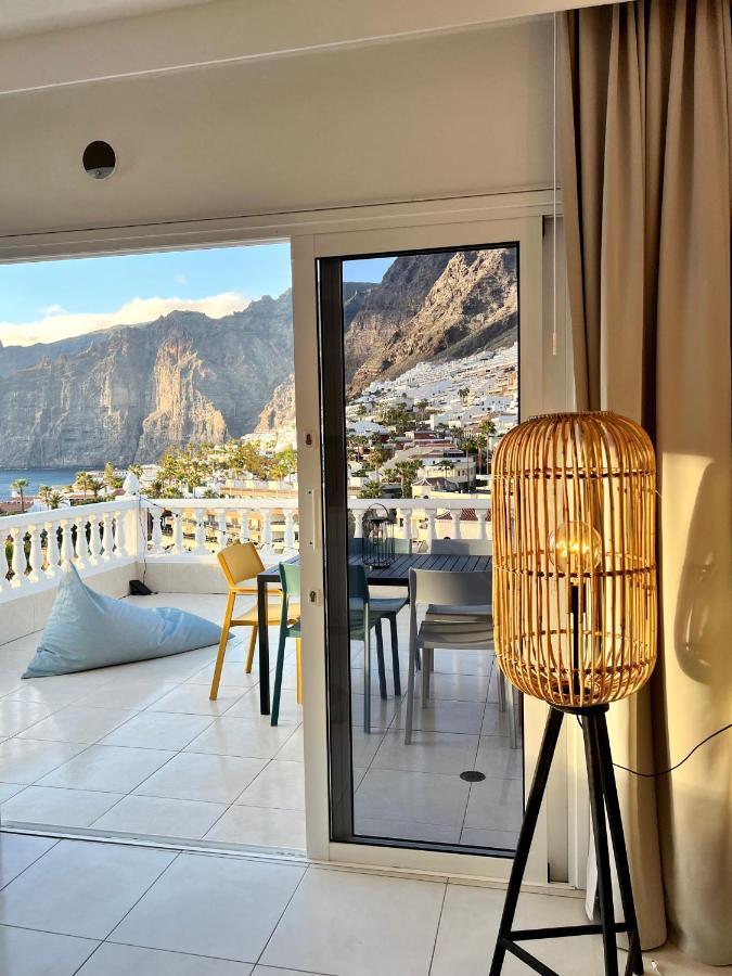 Luxury Penthouse With Breathtaking Views And Huge Private Terraces Daire Puerto de Santiago  Dış mekan fotoğraf