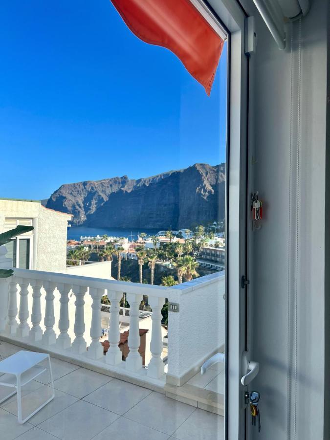Luxury Penthouse With Breathtaking Views And Huge Private Terraces Daire Puerto de Santiago  Dış mekan fotoğraf